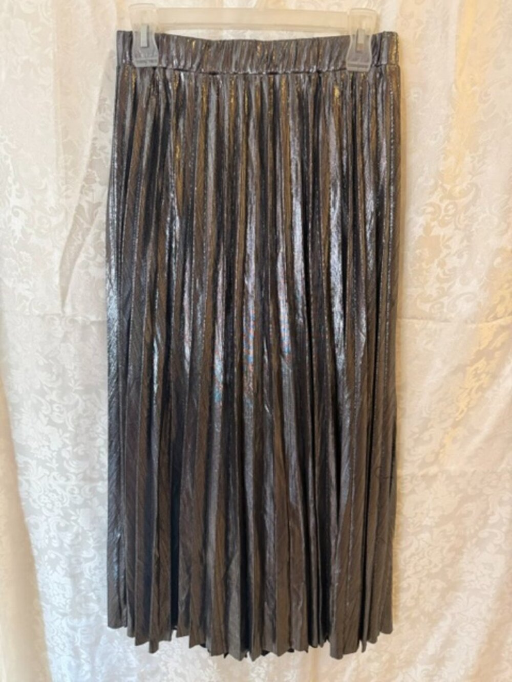 Ladies below the knee skirt